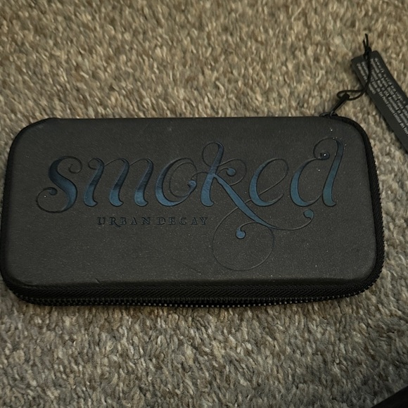 Urban Decay Smoked Palette in Black Case